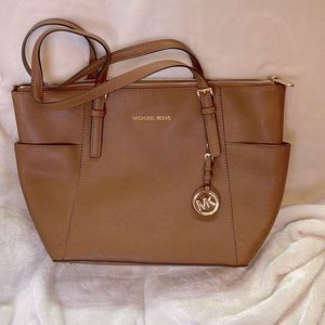 Michael Kors Jet Set Large Tote